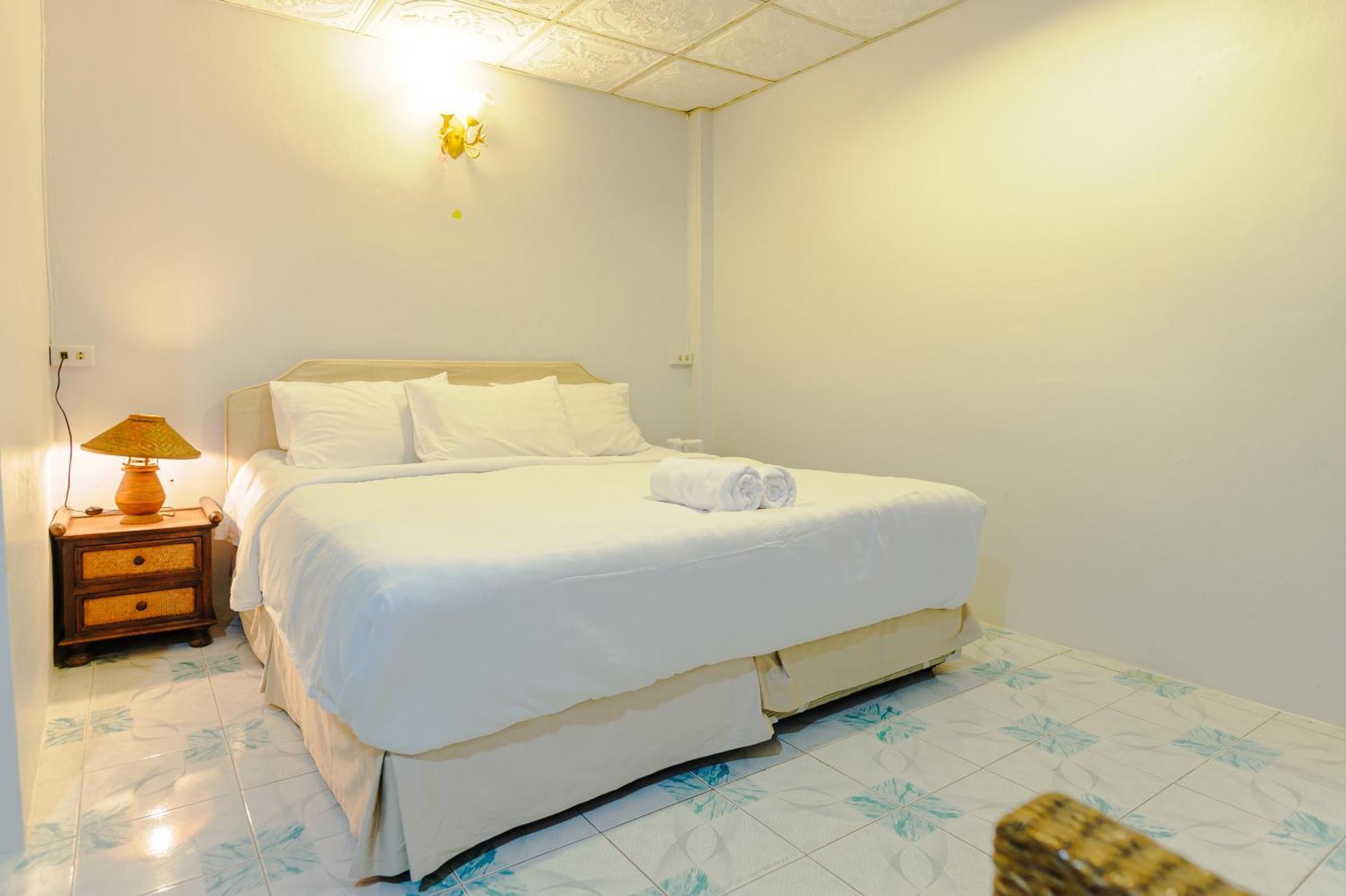 High5 Guesthouse Паттайя Экстерьер фото