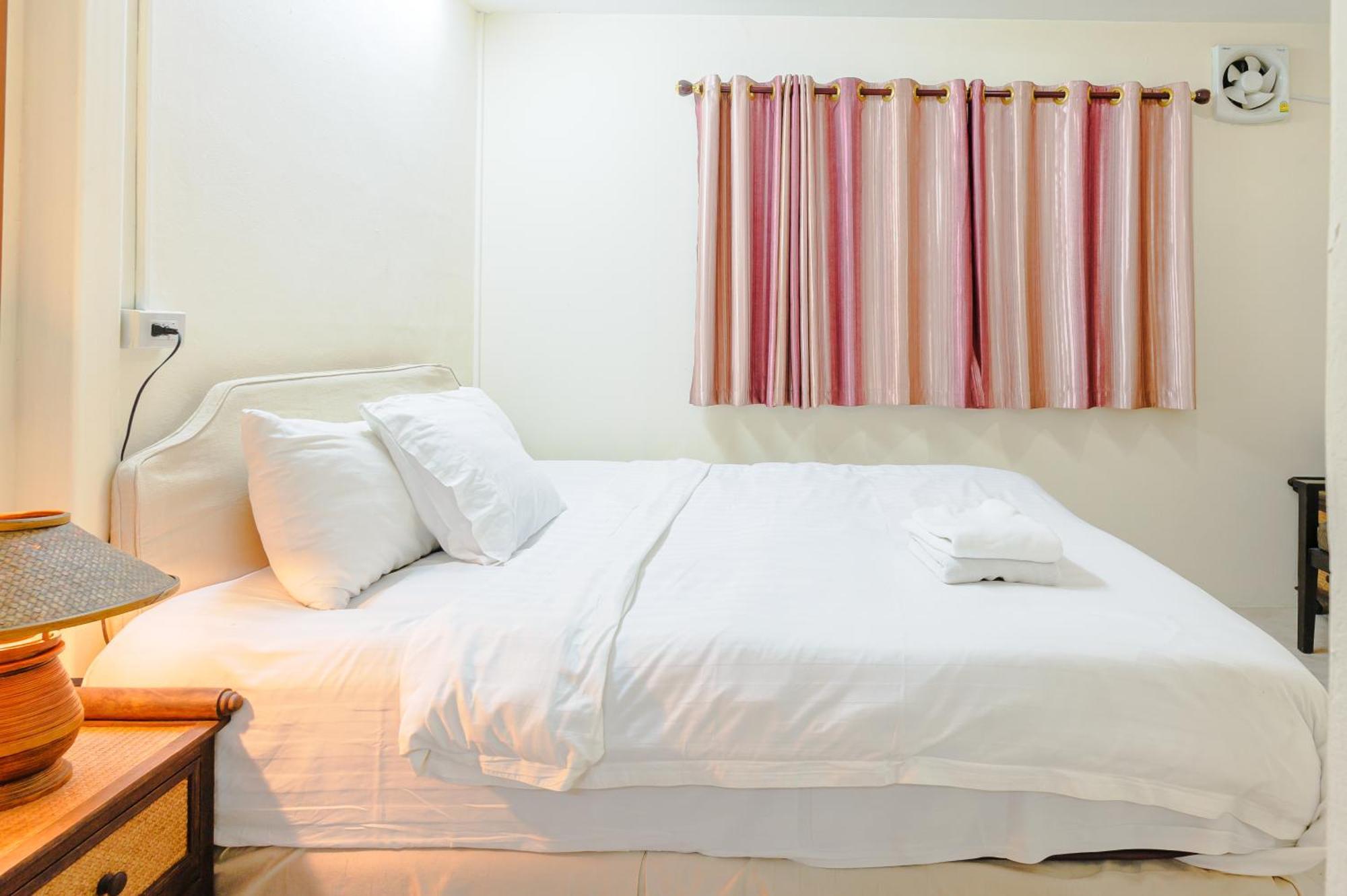 High5 Guesthouse Паттайя Экстерьер фото