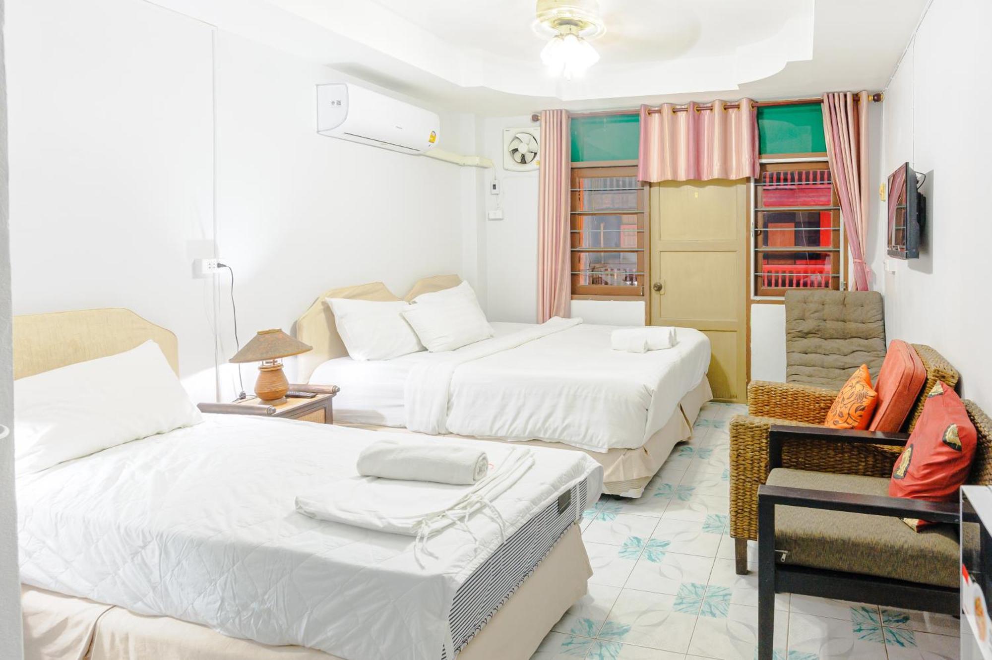 High5 Guesthouse Паттайя Экстерьер фото