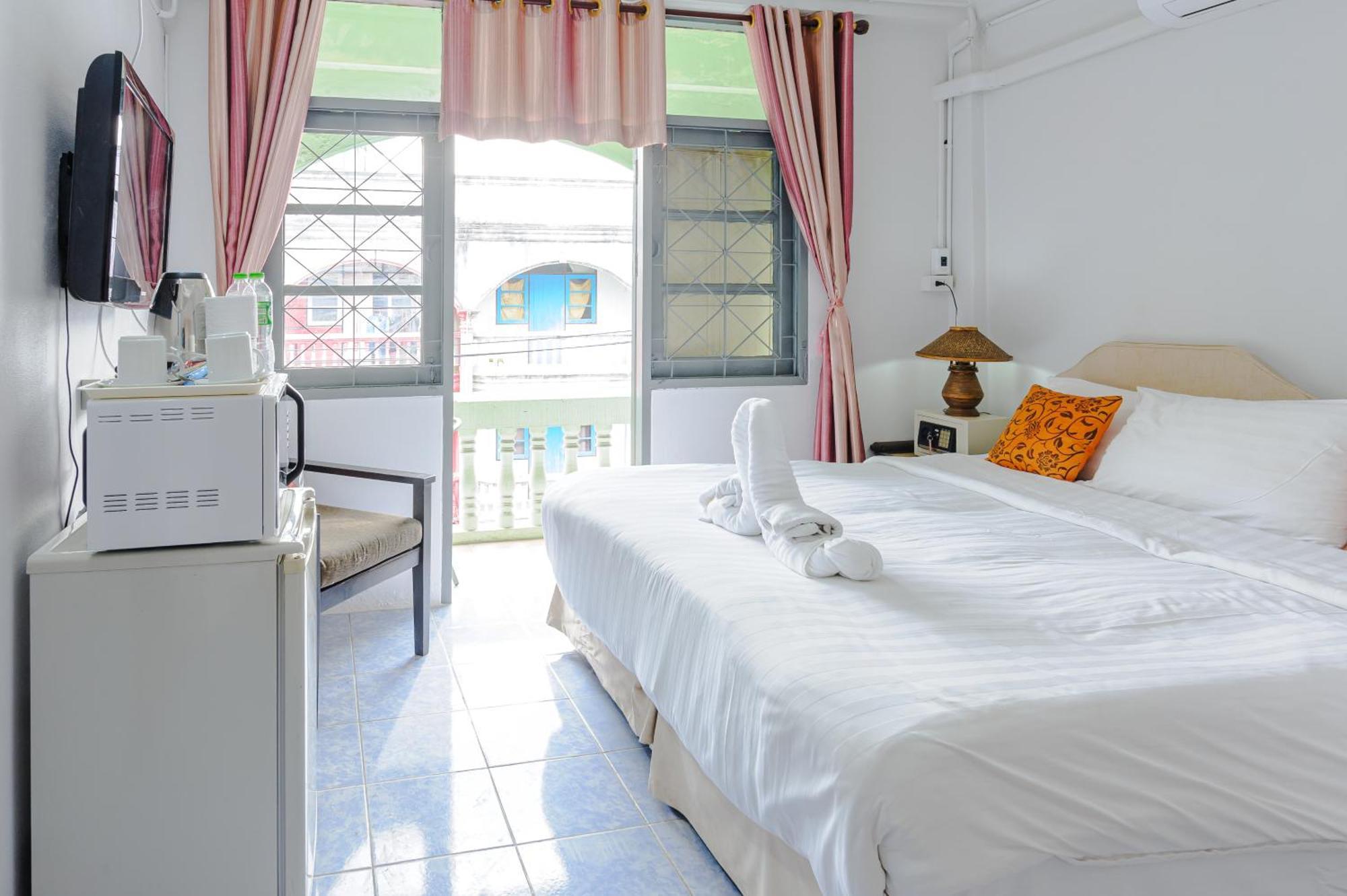 High5 Guesthouse Паттайя Экстерьер фото