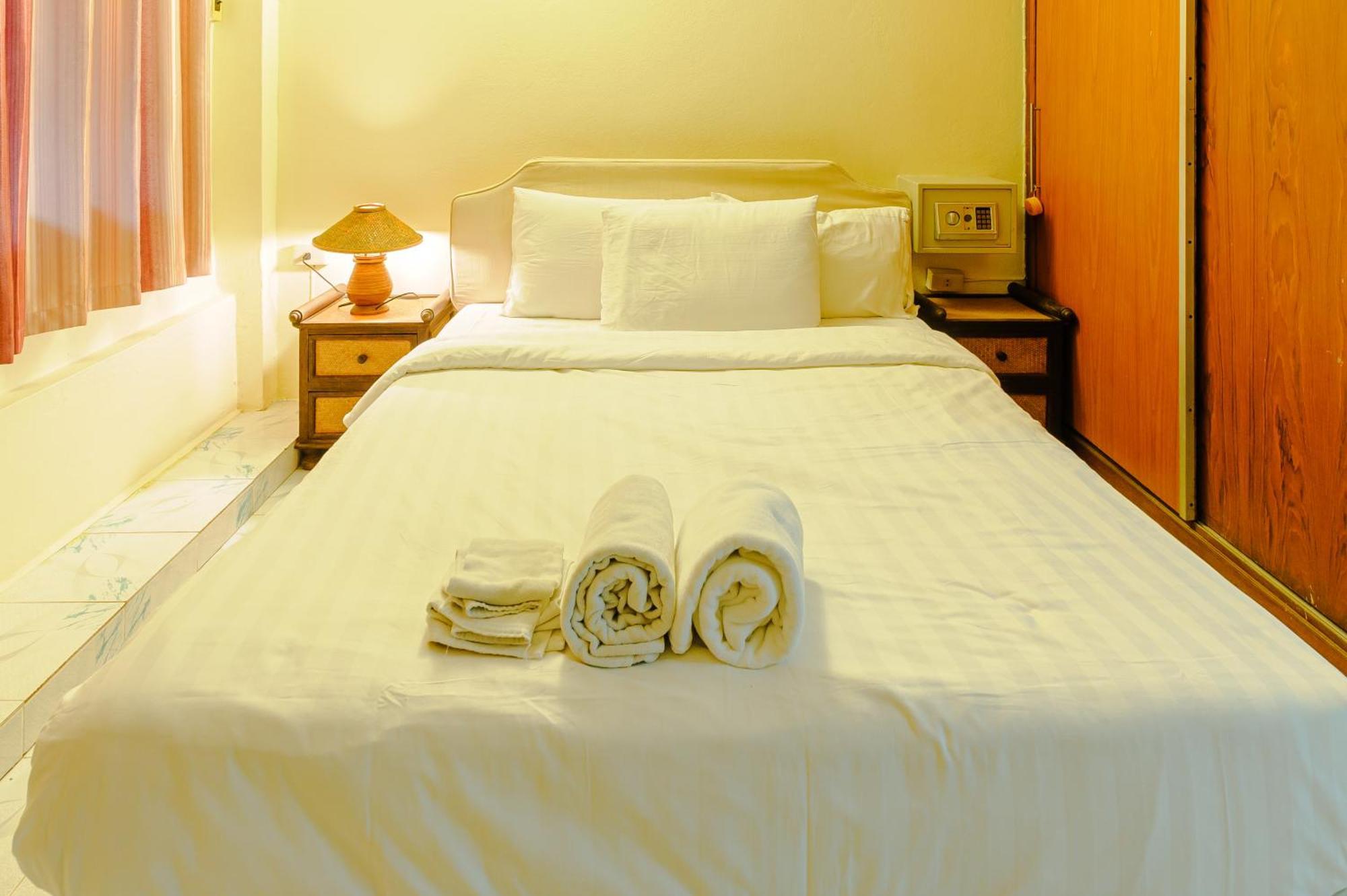 High5 Guesthouse Паттайя Экстерьер фото