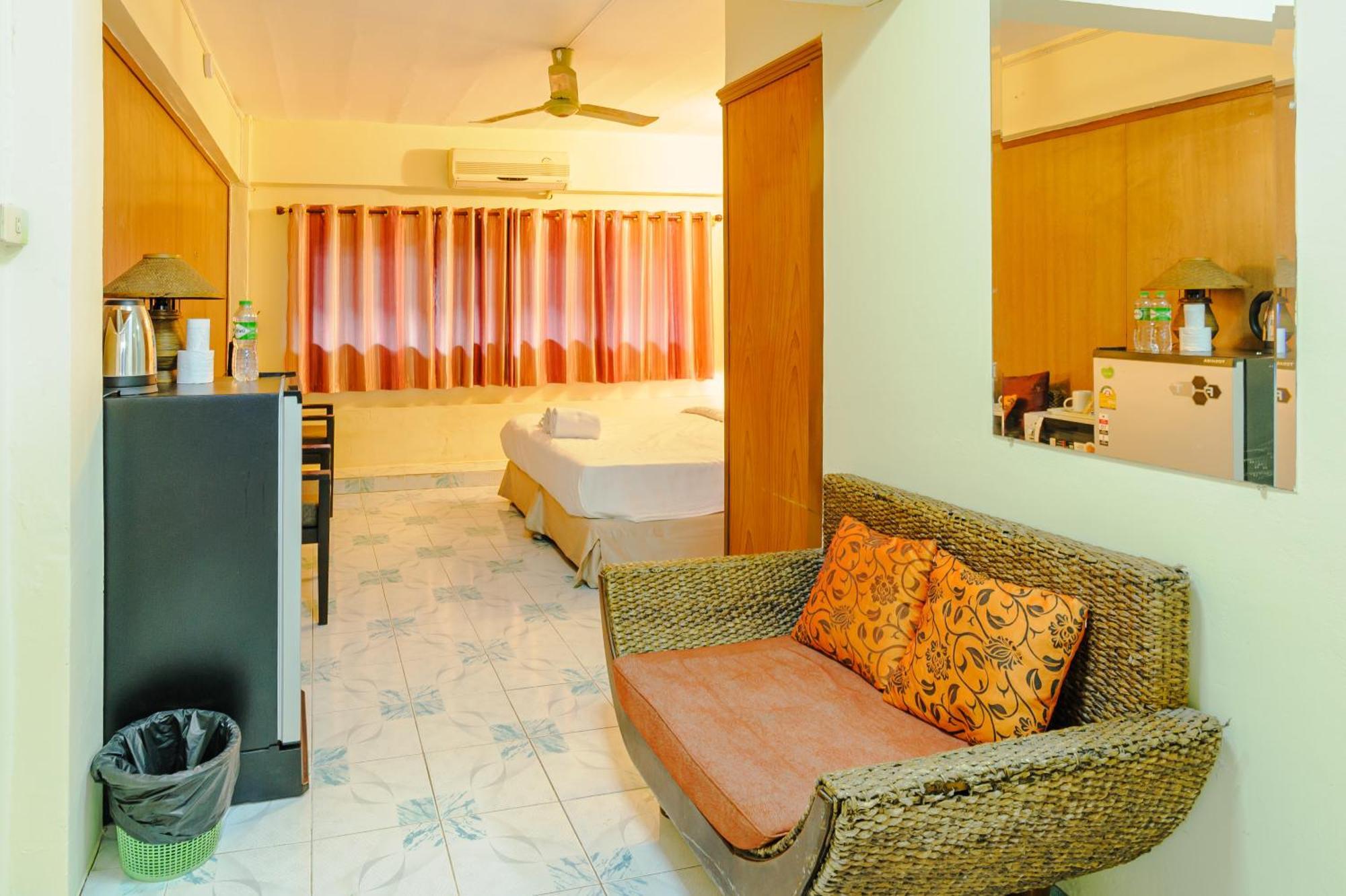 High5 Guesthouse Паттайя Экстерьер фото